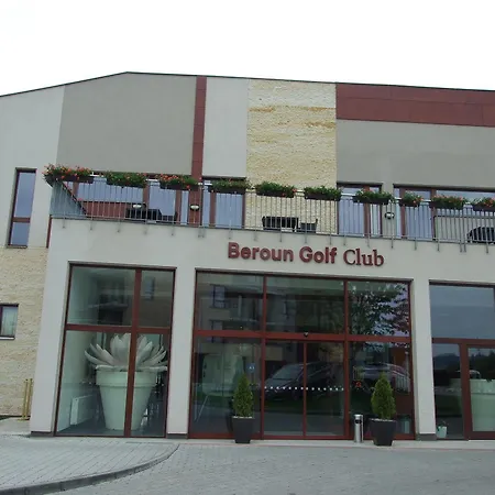 Golf Club 酒店 4*
