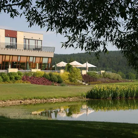 Golf Club 酒店 4*