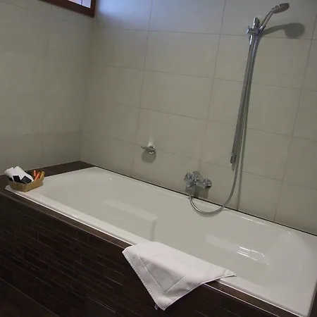 Golf Club فندق 4*