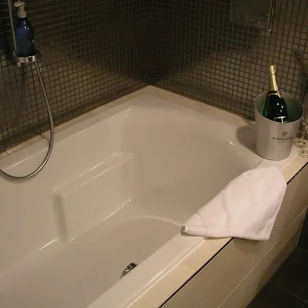 Golf Club فندق 4*