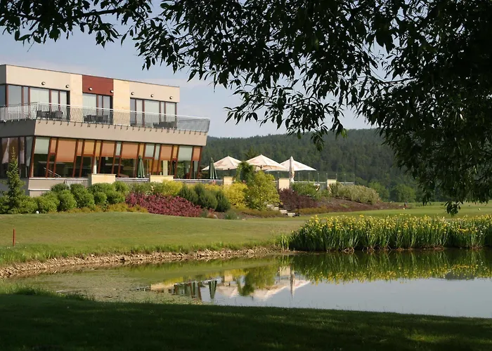 Golf Club فندق 4*